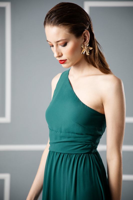The Latest Dress Trend: Asymmetrical Necklines [One Shoulder Dresses] -  Sumissura