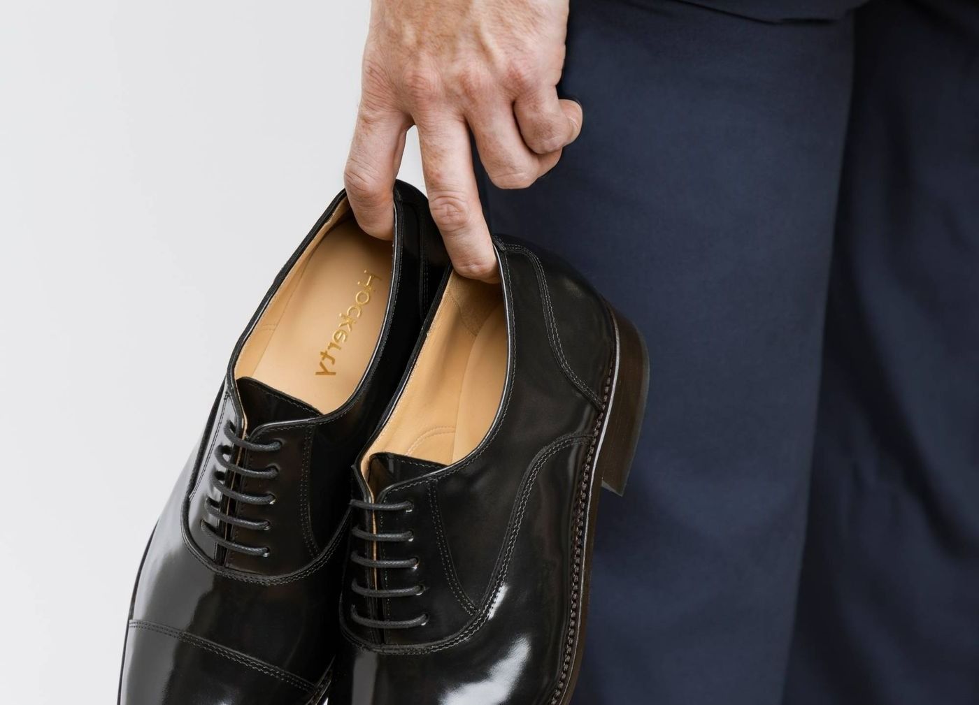 How to Choose a Leather Shoe: A Comprehensive Guide