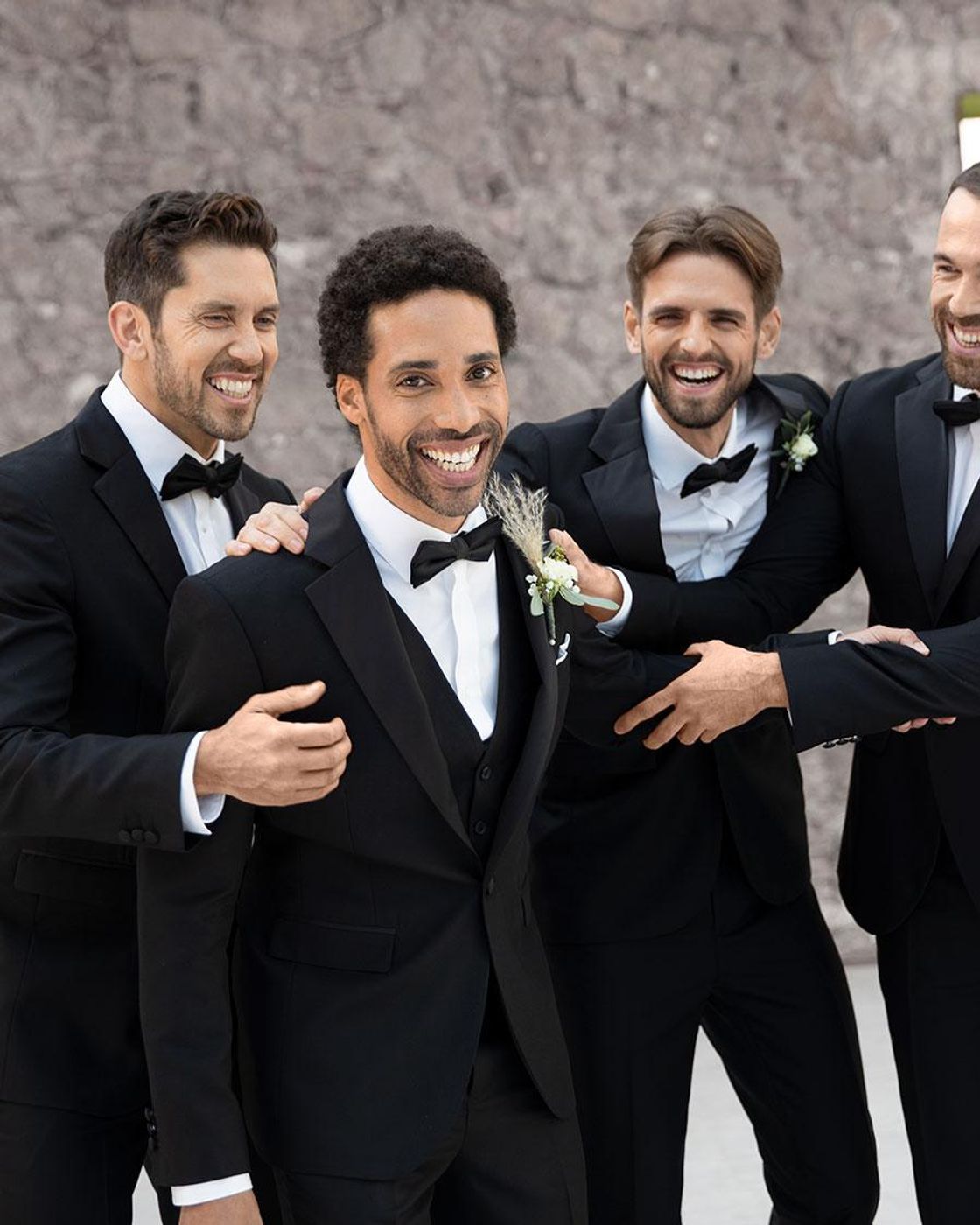 The Groomsmen Guide: How Many Groomsmen Should You Have?